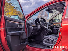 2017 Honda CR-V TOURING LOCALLY DRIVEN / HEATED LEATHER SEATS / ALL WHEEL DRIVE