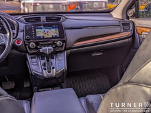 2017 Honda CR-V TOURING LOCALLY DRIVEN / HEATED LEATHER SEATS / ALL WHEEL DRIVE