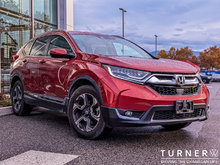 2017 Honda CR-V TOURING LOCALLY DRIVEN / HEATED LEATHER SEATS / ALL WHEEL DRIVE