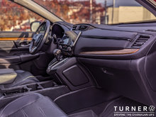 2017 Honda CR-V TOURING LOCALLY DRIVEN / HEATED LEATHER SEATS / ALL WHEEL DRIVE