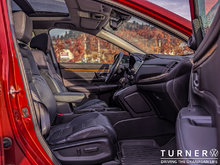 2017 Honda CR-V TOURING LOCALLY DRIVEN / HEATED LEATHER SEATS / ALL WHEEL DRIVE