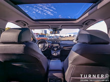 2019 Honda CR-V TOURING LOW KILOMETERS / ALL WHEEL DRIVE / HEATED SEATS & STEERING WHEEL