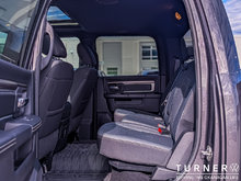2023 Ram 1500 Classic WARLOCK FOUR WHEEL DRIVE / WARLOCK EDITION