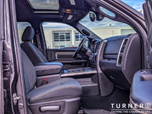 2023 Ram 1500 Classic WARLOCK FOUR WHEEL DRIVE / WARLOCK EDITION