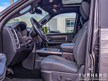 2023 Ram 1500 Classic WARLOCK FOUR WHEEL DRIVE / WARLOCK EDITION