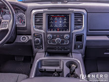 2023 Ram 1500 Classic WARLOCK FOUR WHEEL DRIVE / WARLOCK EDITION
