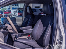 2013 Toyota Sienna SE SEATS 8 / V6 ENGINE / STOW AND GO REAR SEATS