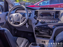 2013 Toyota Sienna SE SEATS 8 / V6 ENGINE / STOW AND GO REAR SEATS