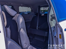 2013 Toyota Sienna SE SEATS 8 / V6 ENGINE / STOW AND GO REAR SEATS