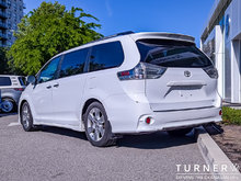 2013 Toyota Sienna SE SEATS 8 / V6 ENGINE / STOW AND GO REAR SEATS