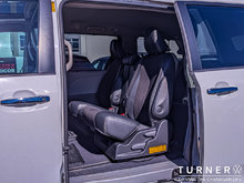 2013 Toyota Sienna SE SEATS 8 / V6 ENGINE / STOW AND GO REAR SEATS