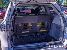 2013 Toyota Sienna SE SEATS 8 / V6 ENGINE / STOW AND GO REAR SEATS