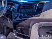 2013 Toyota Sienna SE SEATS 8 / V6 ENGINE / STOW AND GO REAR SEATS