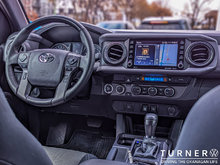 2022 Toyota Tacoma BASE HEATED SEATS / TOW HITCH / FOUR WHEEL DRIVE / V6 ENGINE