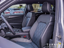 2024 Volkswagen Atlas Cross Sport EXECLINE LEATHER SEATS / ALL WHEEL DRIVE / HEATED & COOLED SEATS