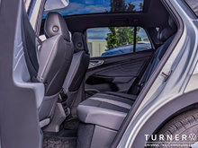 2024 Volkswagen ID.4 S RWD 62KWH ALL ELECTRIC / FORMER TURNER VW SHUTTLE / LOW KILOMETERS /