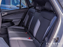 2024 Volkswagen ID.4 S RWD 62KWH ALL ELECTRIC / FORMER TURNER VW SHUTTLE / LOW KILOMETERS /
