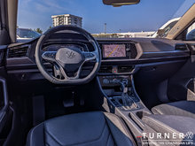 2024 Volkswagen Jetta HIGHLINE FORMER TURNER SERVICE LAONER / FRONT WHEEL DRIVE / LEATHER SEATS