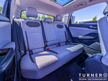2022 Volkswagen Taos COMFORTLINE 4-MOTION ALL-WHEEL DRIVE / LIGHT COLOR INTERIOR / HEATED SEATS & MIRRORS