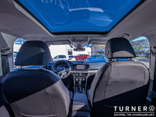 2024 Volkswagen Taos HIGHLINE FORMER SERVICE LOANER / LOW KILOMETERS / LEATHER SEATS