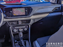 2024 Volkswagen Taos HIGHLINE FORMER SERVICE LOANER / LOW KILOMETERS / LEATHER SEATS