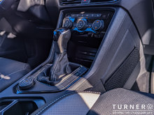 2024 Volkswagen Taos HIGHLINE FORMER SERVICE LOANER / LOW KILOMETERS / LEATHER SEATS