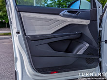 2025 Volkswagen Taos HIGHLINE 4-MOTION ALL WHEEL DRIVE / LEATHER SEATS / HEATED & VENTED SEATS