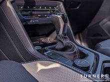 2025 Volkswagen Taos HIGHLINE 4-MOTION ALL WHEEL DRIVE / LEATHER SEATS / HEATED & VENTED SEATS