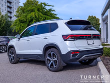 2025 Volkswagen Taos HIGHLINE 4-MOTION ALL WHEEL DRIVE / LEATHER SEATS / HEATED & VENTED SEATS