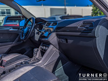 2018 Volkswagen TIGUAN 2.0 TRACK4M147 TSIA6A 2.0T HIGHLINE AUTOMATIC 4MOTION ALL-WHEEL DRIVE / LEATHER SEATS / PANORAMIC SUNROOF