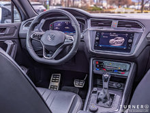 2022 Volkswagen Tiguan 2.0TSI COMFORTLINE R-LINE BLACK EDITION 8-SPEED AUTOMATIC 4MOTION TURNER DRIVEN / REMOTE START / PANORAMIC SUNROOF