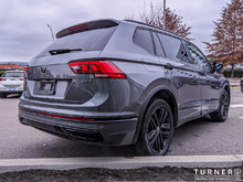 2022 Volkswagen Tiguan 2.0TSI COMFORTLINE R-LINE BLACK EDITION 8-SPEED AUTOMATIC 4MOTION TURNER DRIVEN / REMOTE START / PANORAMIC SUNROOF