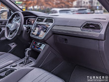 2022 Volkswagen Tiguan 2.0TSI COMFORTLINE R-LINE BLACK EDITION 8-SPEED AUTOMATIC 4MOTION TURNER DRIVEN / REMOTE START / PANORAMIC SUNROOF