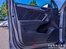 2023 Volkswagen Tiguan COMFORTLINE R-LINE BLACK EDITION 4-MOTION ALL-WHEEL DRIVE / PREMIUM SYNTHETIC INTERIOR / PANORAMIC ROOF