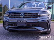 2023 Volkswagen Tiguan COMFORTLINE R-LINE BLACK EDITION 4-MOTION ALL-WHEEL DRIVE / PREMIUM SYNTHETIC INTERIOR / PANORAMIC ROOF