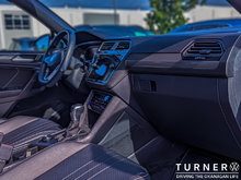 2023 Volkswagen Tiguan COMFORTLINE R-LINE BLACK EDITION 4-MOTION ALL-WHEEL DRIVE / PREMIUM SYNTHETIC INTERIOR / PANORAMIC ROOF