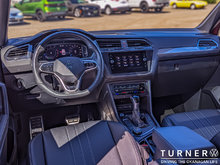 2024 Volkswagen Tiguan COMFORTLINE R-LINE BLACK EDITION FORMER SERVICE LOANER / 4 MOTION ALL WHEEL DRIVE / PREMIUM SYNTHETIC INTERIOR