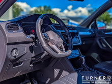 2024 Volkswagen Tiguan COMFORTLINE R-LINE BLACK EDITION FORMER SERVICE LOANER / 4 MOTION ALL WHEEL DRIVE / PREMIUM SYNTHETIC INTERIOR