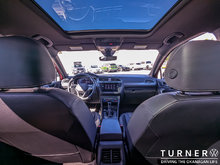 2024 Volkswagen Tiguan COMFORTLINE R-LINE BLACK EDITION FORMER SERVICE LOANER / 4 MOTION ALL WHEEL DRIVE / PREMIUM SYNTHETIC INTERIOR