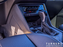 2024 Volkswagen Tiguan COMFORTLINE R-LINE BLACK EDITION FORMER SERVICE LOANER / 4 MOTION ALL WHEEL DRIVE / PREMIUM SYNTHETIC INTERIOR