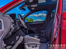 2024 Volkswagen Tiguan COMFORTLINE R-LINE BLACK EDITION FORMER SERVICE LOANER / 4 MOTION ALL WHEEL DRIVE / PREMIUM SYNTHETIC INTERIOR