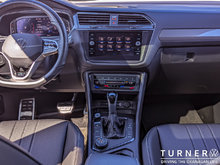 2024 Volkswagen Tiguan COMFORTLINE R-LINE BLACK EDITION FORMER SERVICE LOANER / 4 MOTION ALL WHEEL DRIVE / PREMIUM SYNTHETIC INTERIOR