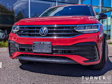2024 Volkswagen Tiguan COMFORTLINE R-LINE BLACK EDITION FORMER SERVICE LOANER / 4 MOTION ALL WHEEL DRIVE / PREMIUM SYNTHETIC INTERIOR