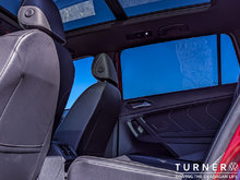 2024 Volkswagen Tiguan COMFORTLINE R-LINE BLACK EDITION FORMER SERVICE LOANER / 4 MOTION ALL WHEEL DRIVE / PREMIUM SYNTHETIC INTERIOR