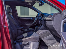 2024 Volkswagen Tiguan COMFORTLINE R-LINE BLACK EDITION FORMER SERVICE LOANER / 4 MOTION ALL WHEEL DRIVE / PREMIUM SYNTHETIC INTERIOR