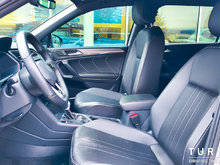 2024 Volkswagen Tiguan Comfortline R-Line Black Edition Local Car! Dealer family owned.