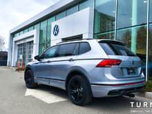 2024 Volkswagen Tiguan Comfortline R-Line Black Edition Local Car! Dealer family owned.