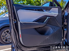 2025 Volkswagen Tiguan HIGHLINE R-LINE LOCALLY OWNED / LEATHER AND MASSAGE SEATS / NEW VEHICLE AT PRE-OWNED PRICING