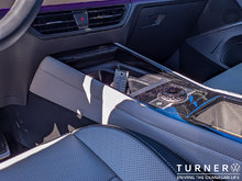 2025 Volkswagen Tiguan HIGHLINE R-LINE LOCALLY OWNED / LEATHER AND MASSAGE SEATS / NEW VEHICLE AT PRE-OWNED PRICING