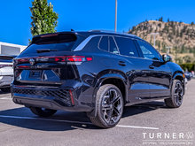 2025 Volkswagen Tiguan HIGHLINE R-LINE LOCALLY OWNED / LEATHER AND MASSAGE SEATS / NEW VEHICLE AT PRE-OWNED PRICING